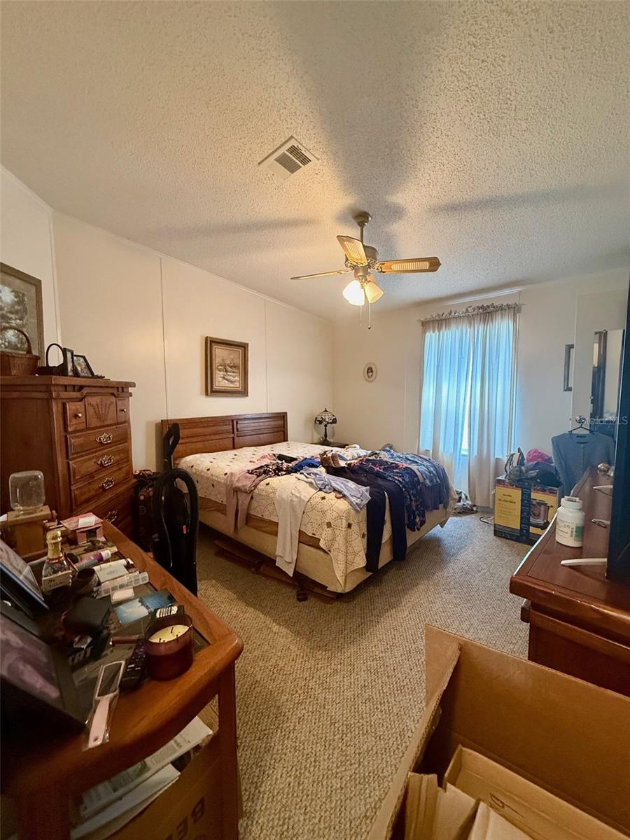 EAST LAKE HARRIS ESTATES - Residential