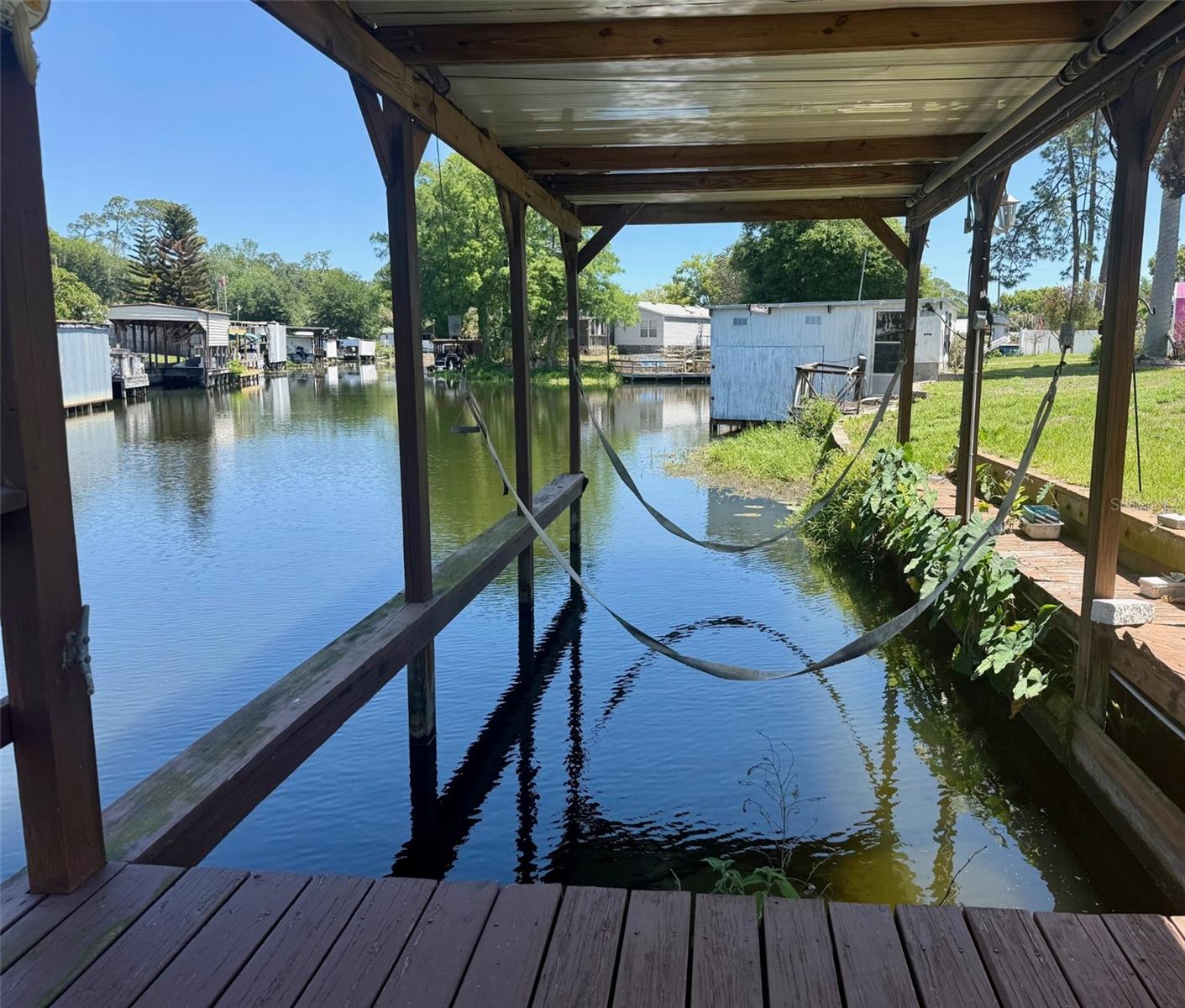 EAST LAKE HARRIS ESTATES - Residential