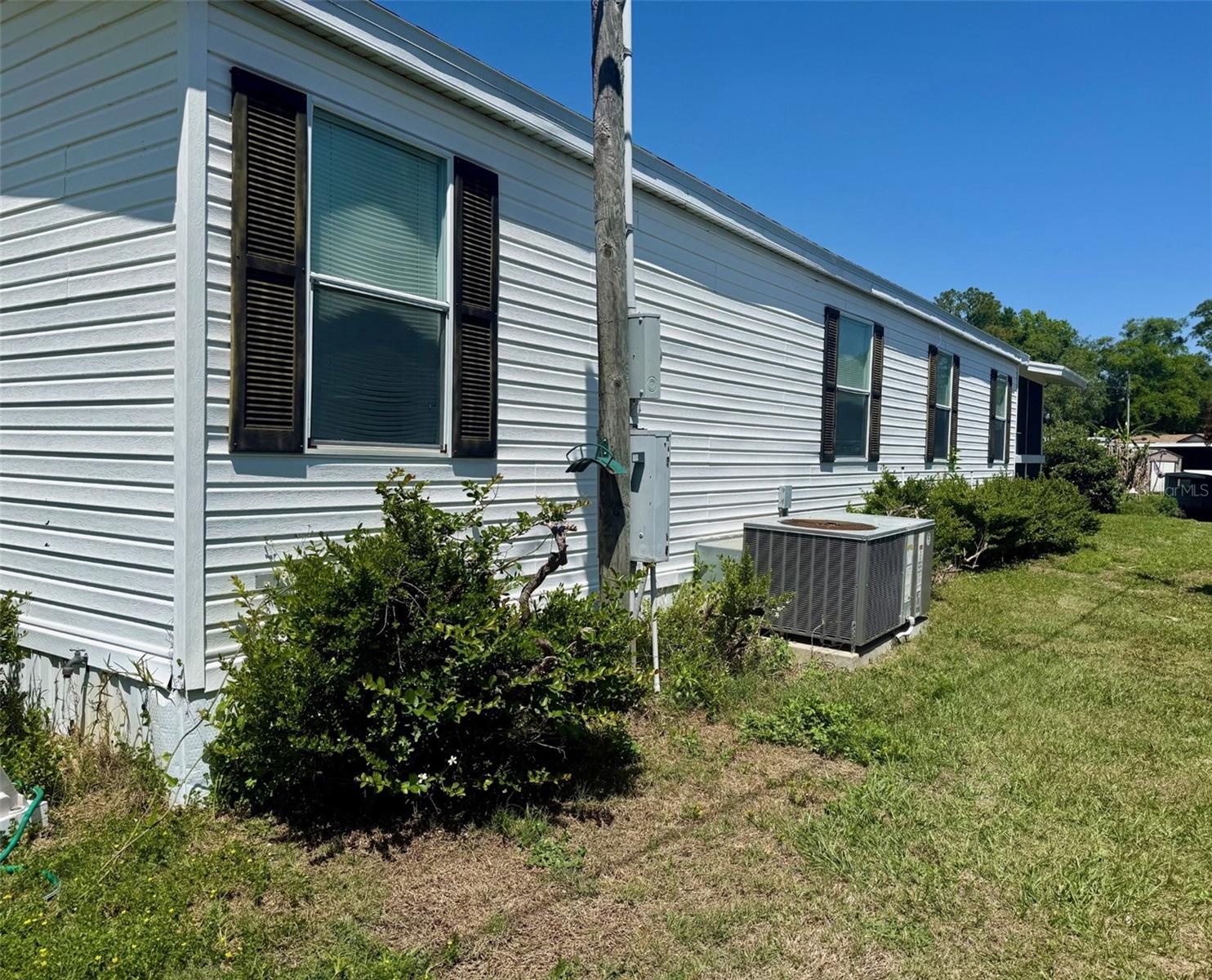 EAST LAKE HARRIS ESTATES - Residential