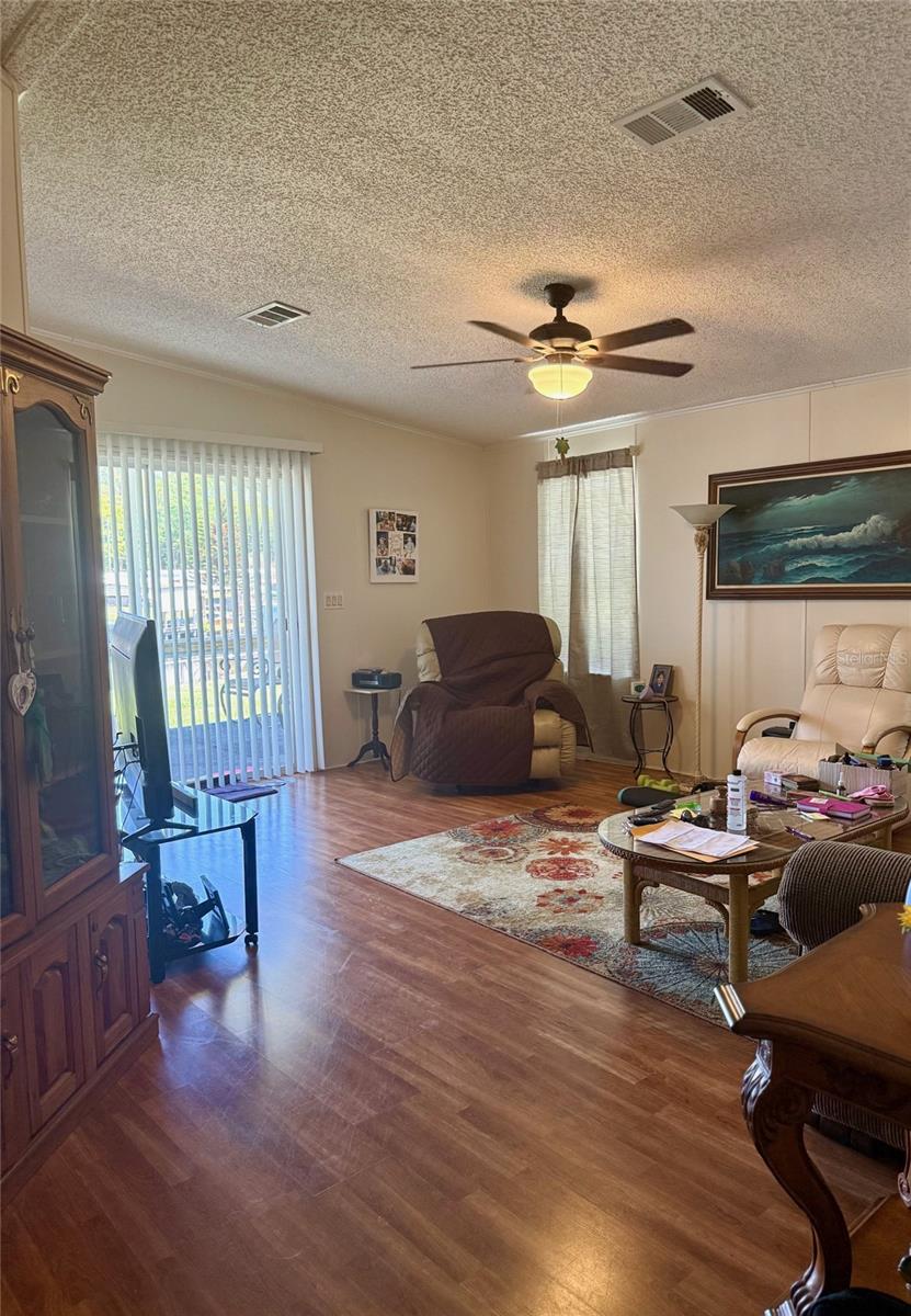 EAST LAKE HARRIS ESTATES - Residential