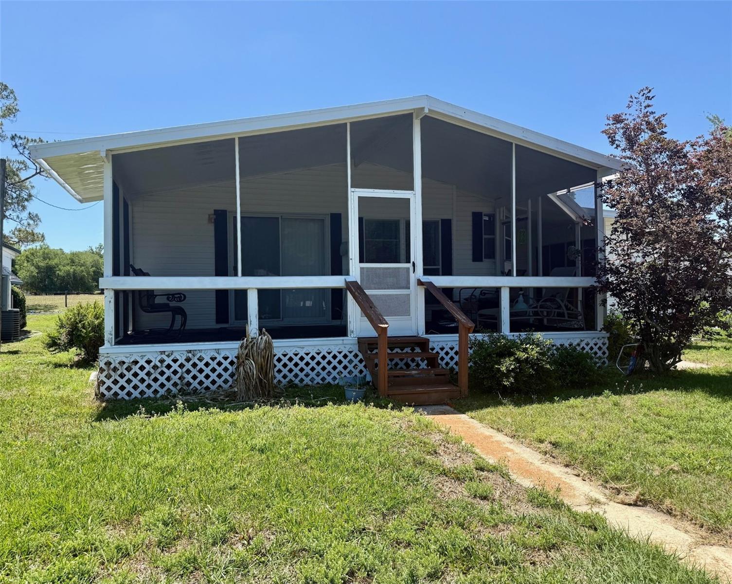 EAST LAKE HARRIS ESTATES - Residential