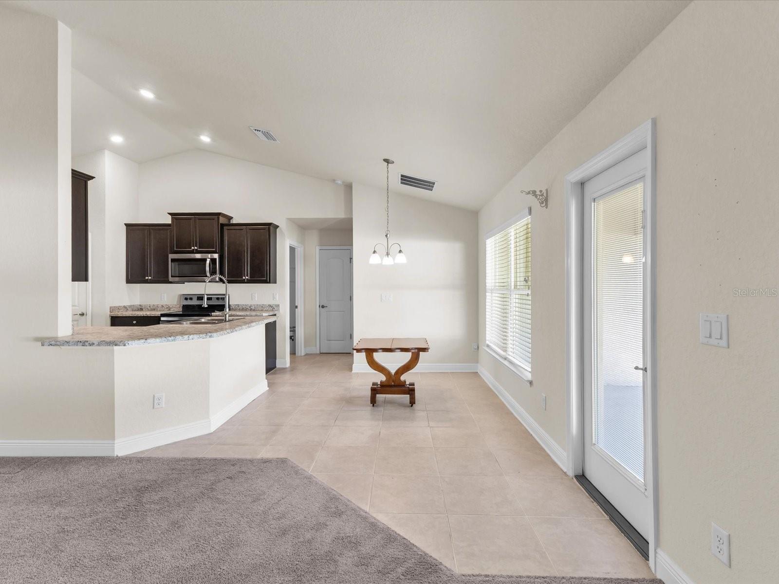 ROYAL HIGHLANDS - Residential