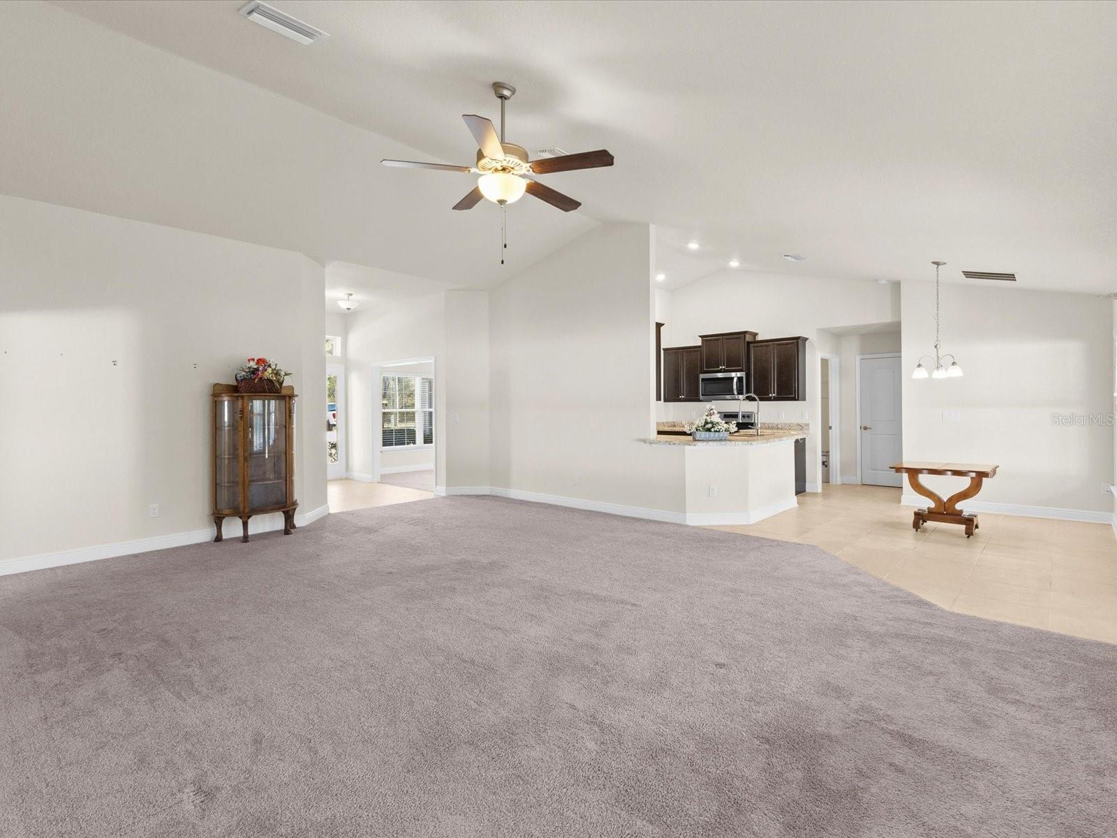 ROYAL HIGHLANDS - Residential