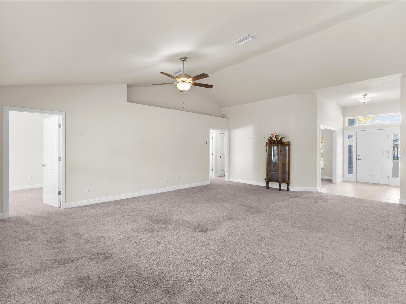 ROYAL HIGHLANDS - Residential