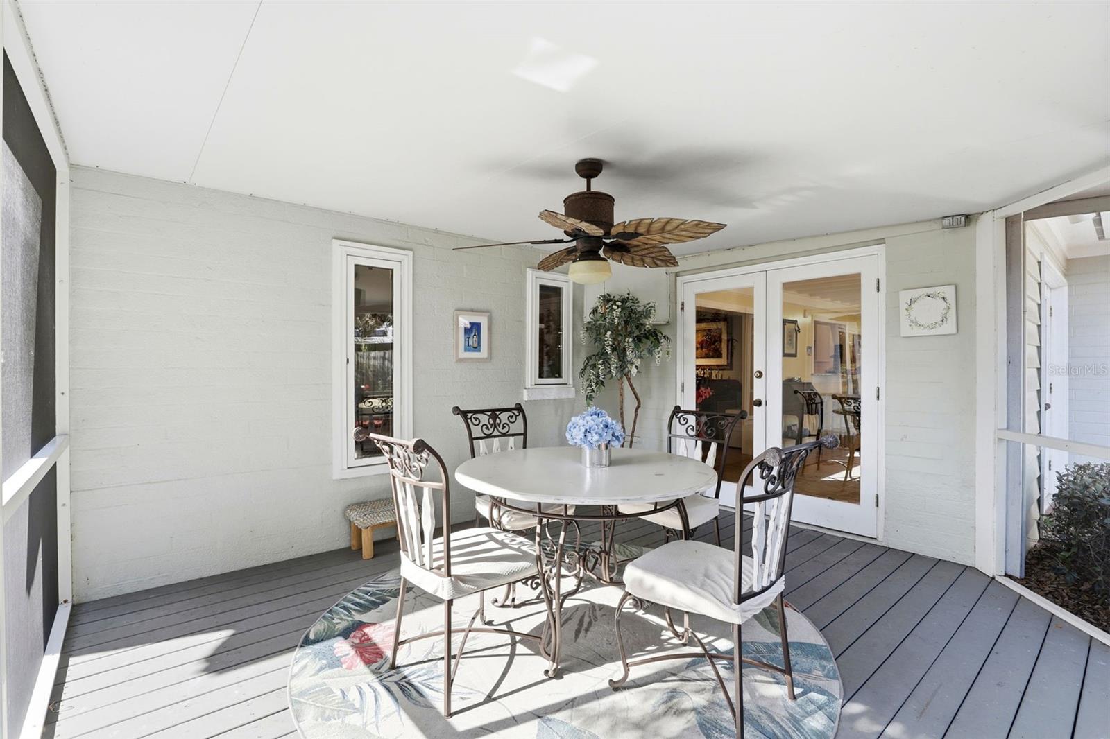 IVANHOE SQUARE - Residential