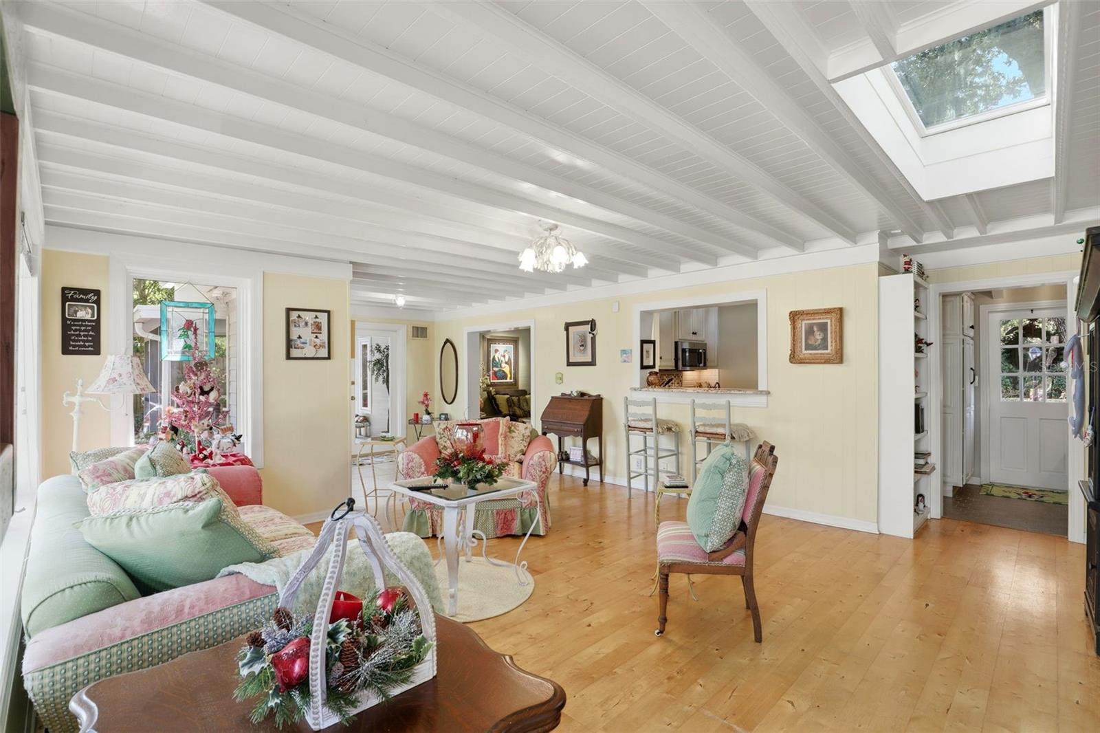 IVANHOE SQUARE - Residential