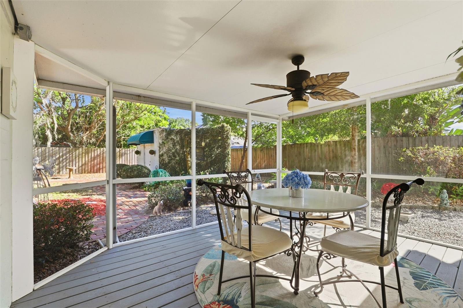 IVANHOE SQUARE - Residential