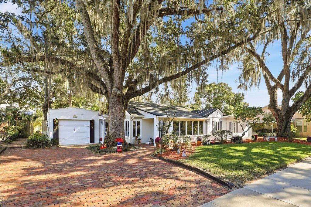 Photo of 1815 Amherst Avenue, Orlando, FL 32804 (MLS # O6364287)