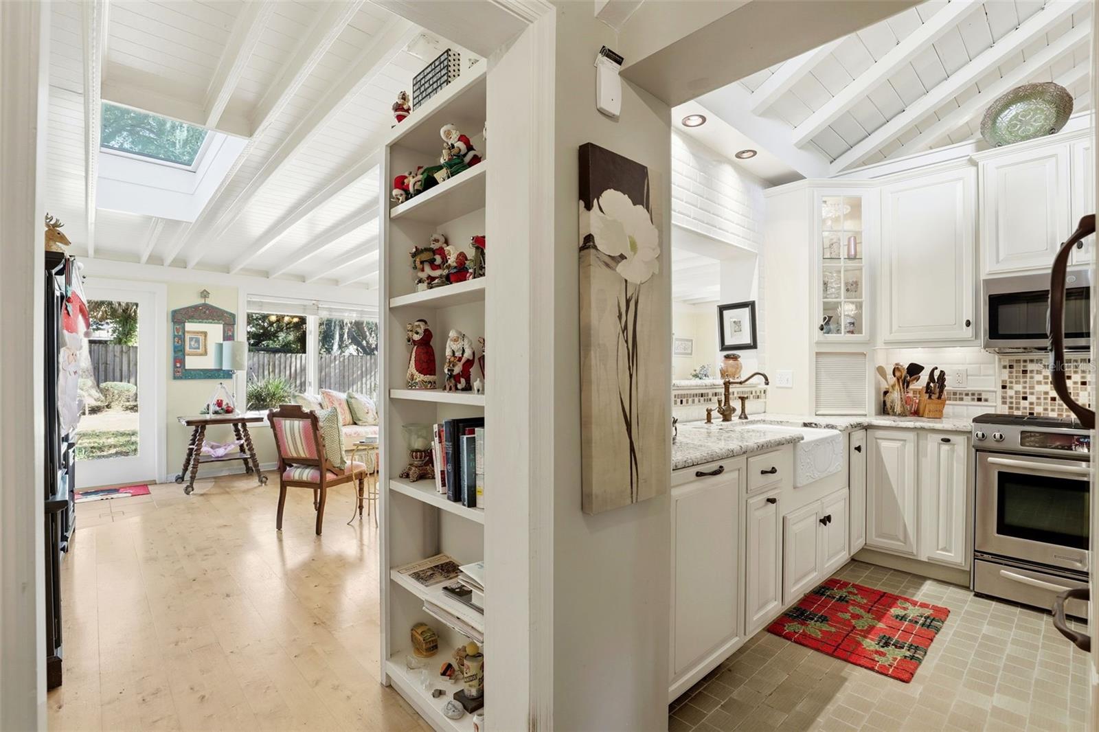 IVANHOE SQUARE - Residential