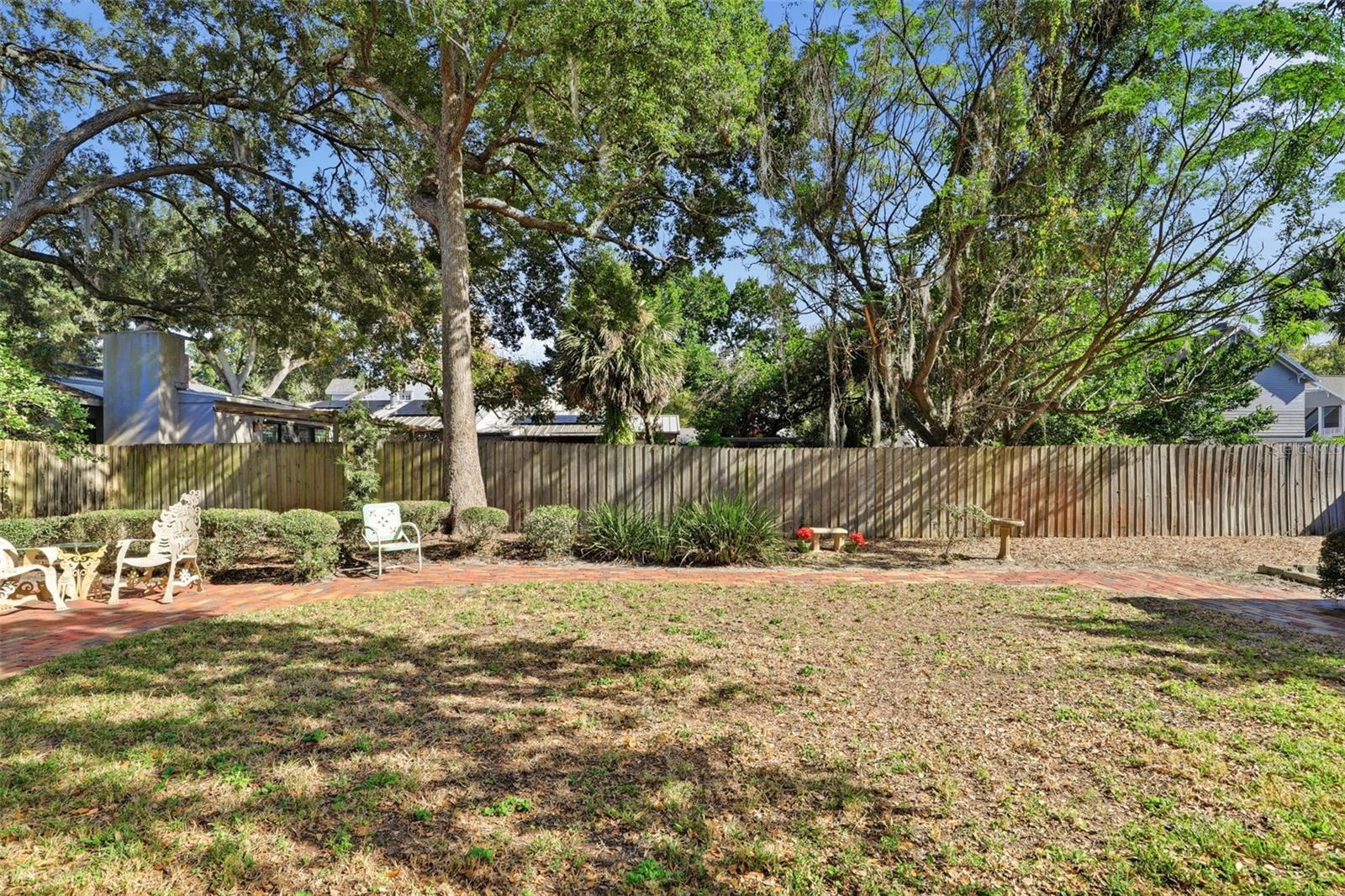 IVANHOE SQUARE - Residential