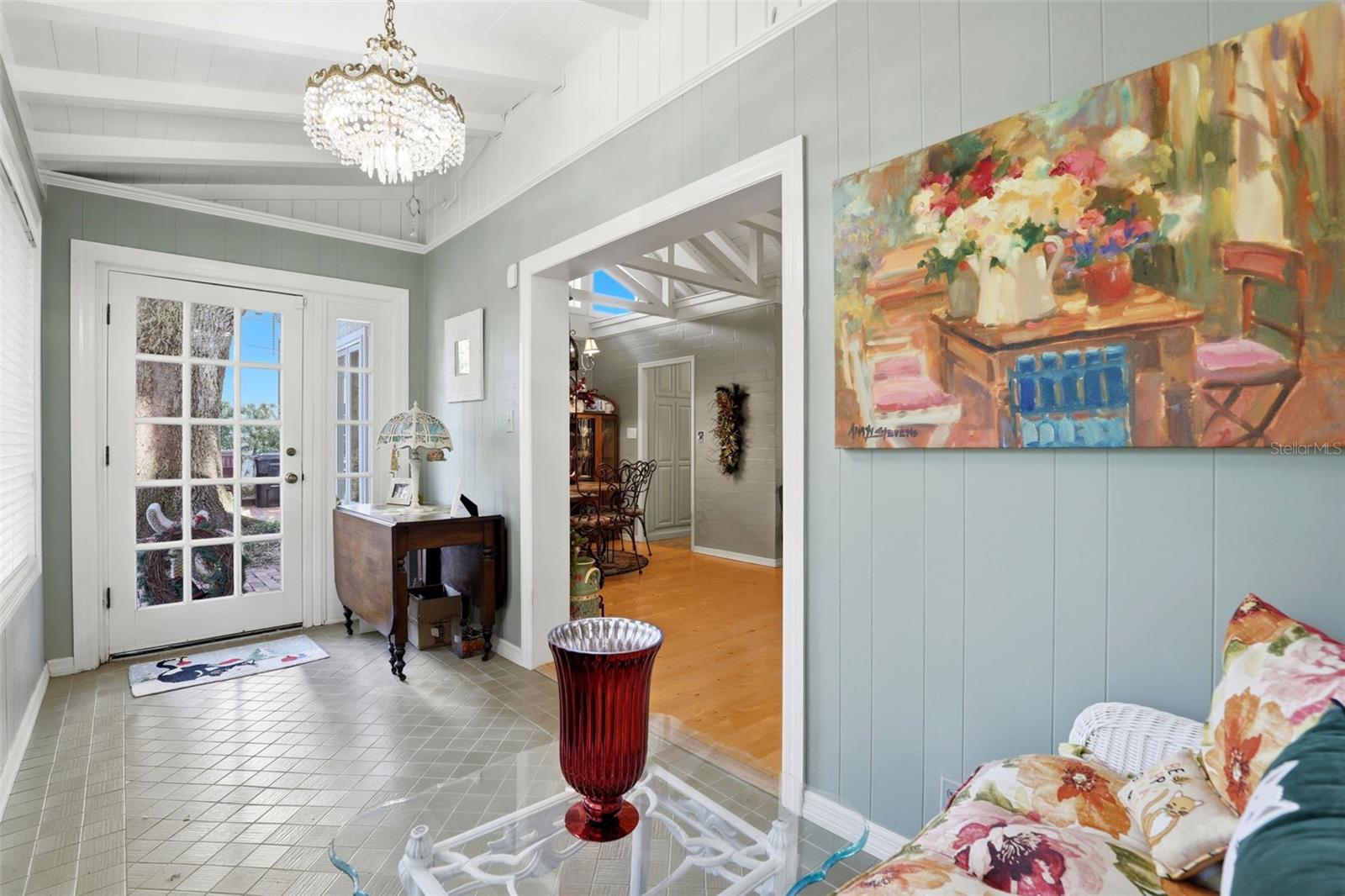 IVANHOE SQUARE - Residential