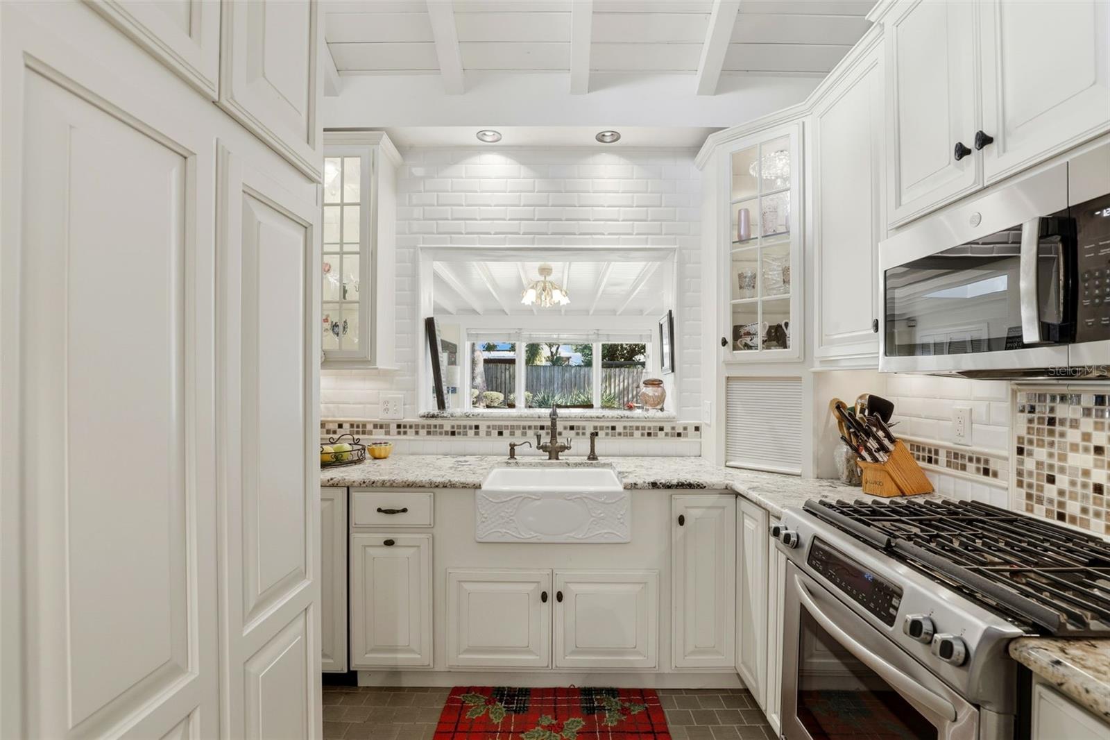 IVANHOE SQUARE - Residential