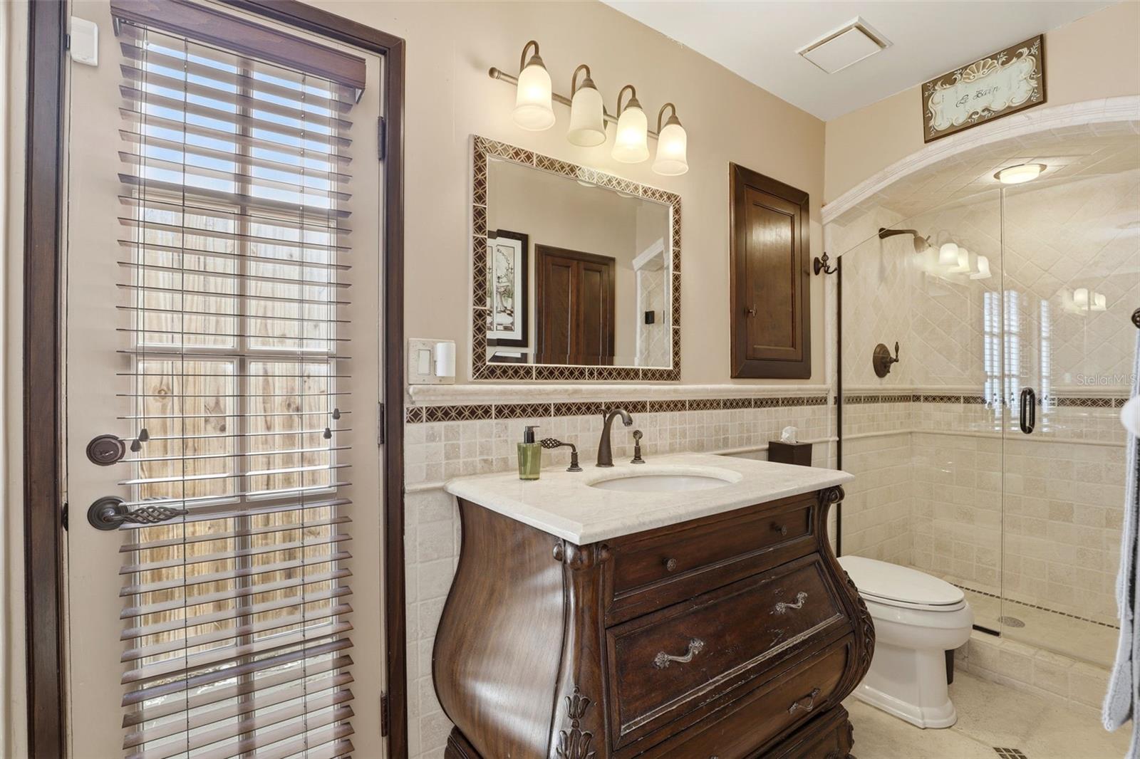 IVANHOE SQUARE - Residential