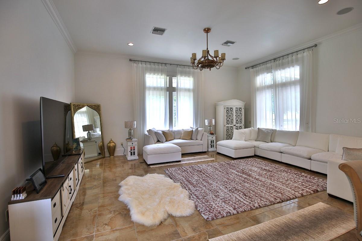 GOLDEN OCALA UN 01 - Residential