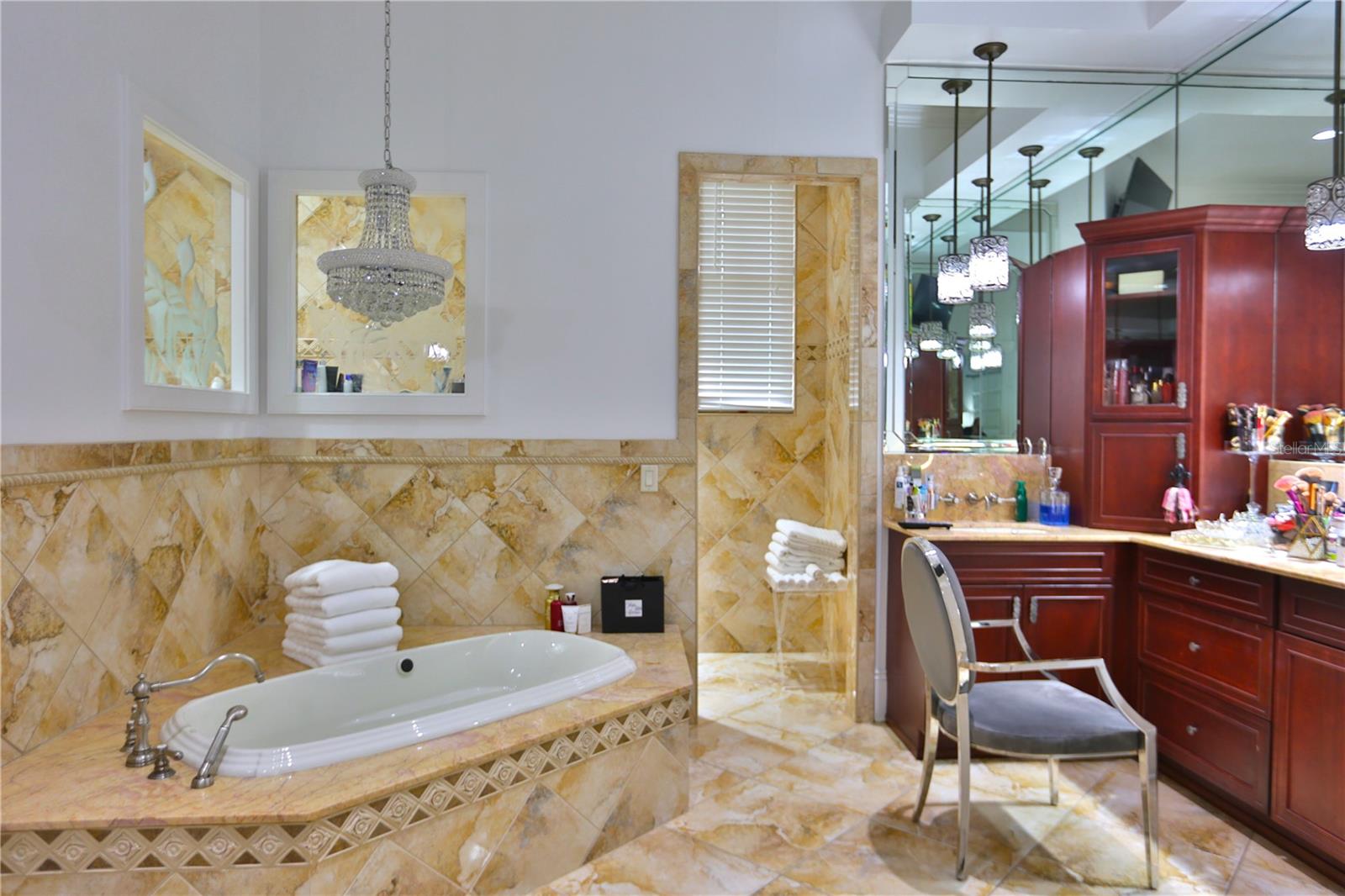 GOLDEN OCALA UN 01 - Residential