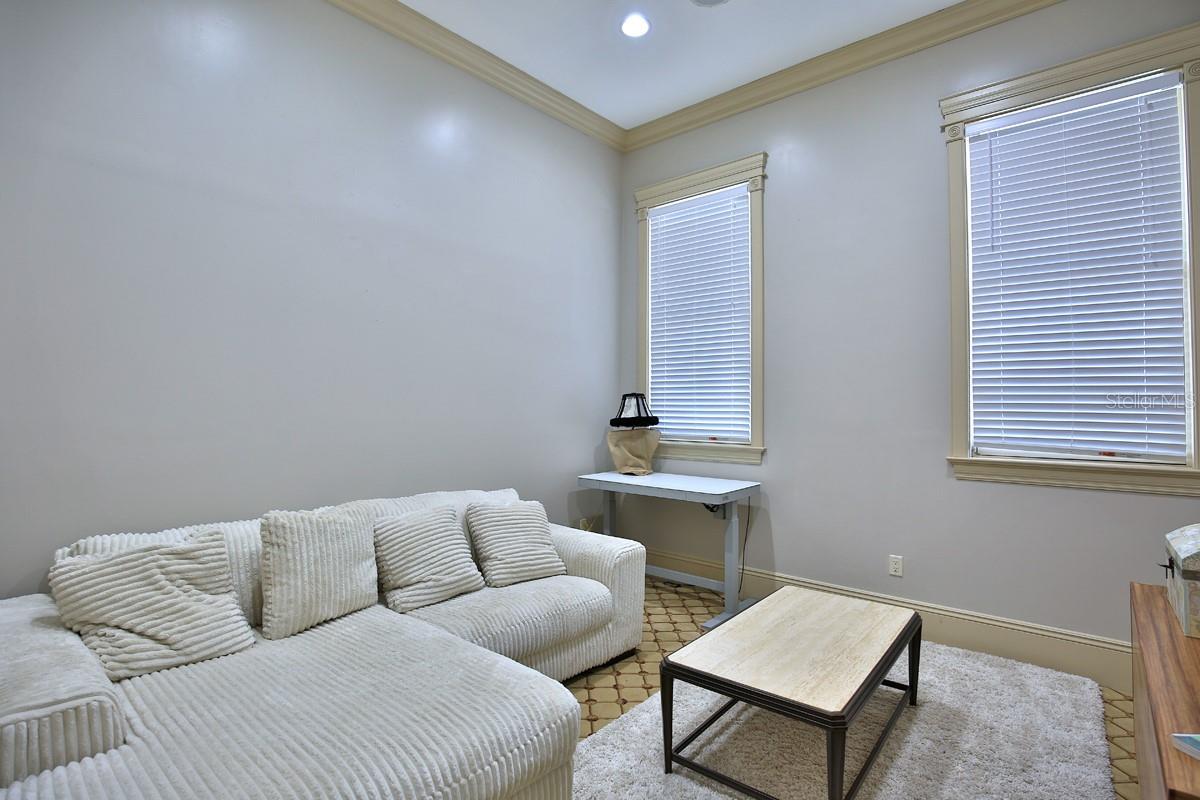 GOLDEN OCALA UN 01 - Residential