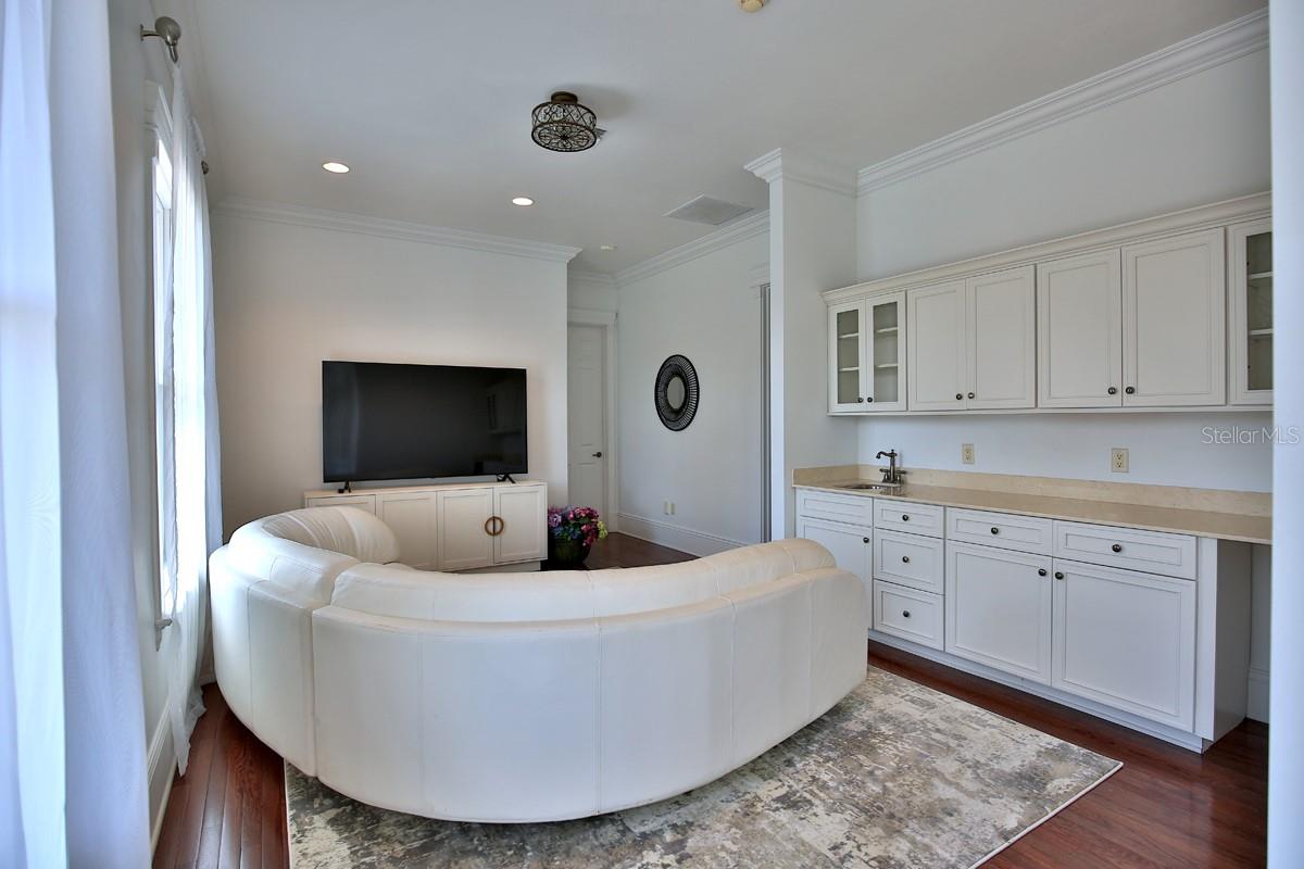 GOLDEN OCALA UN 01 - Residential
