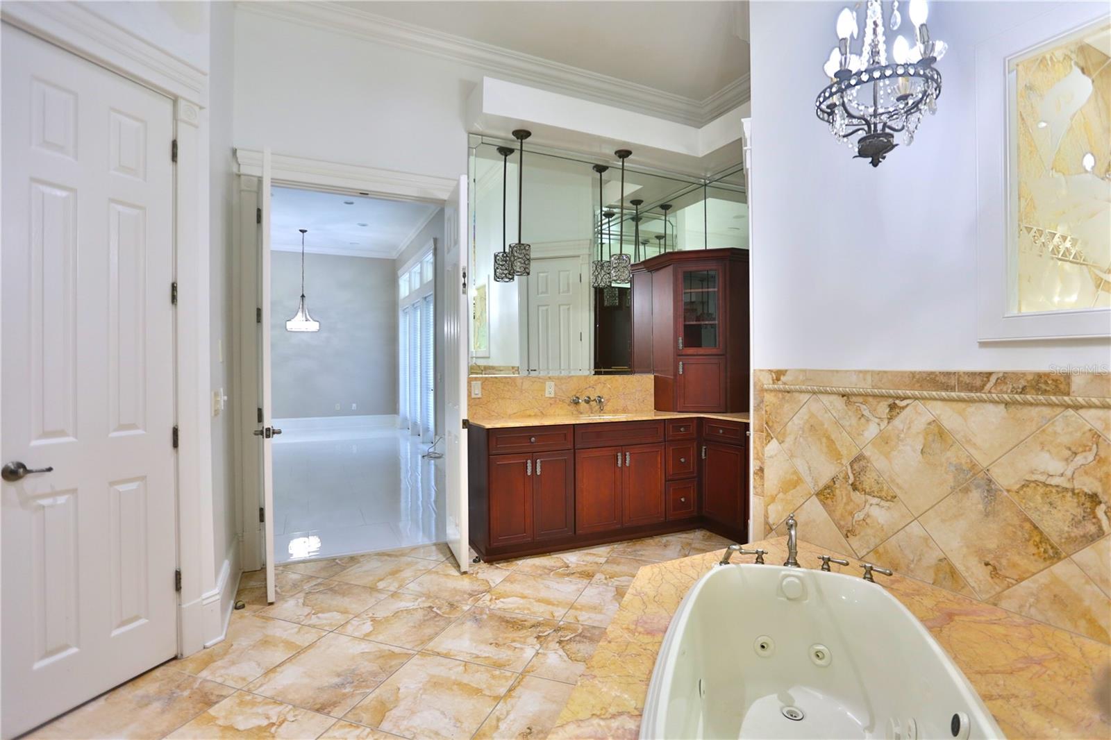 GOLDEN OCALA UN 01 - Residential