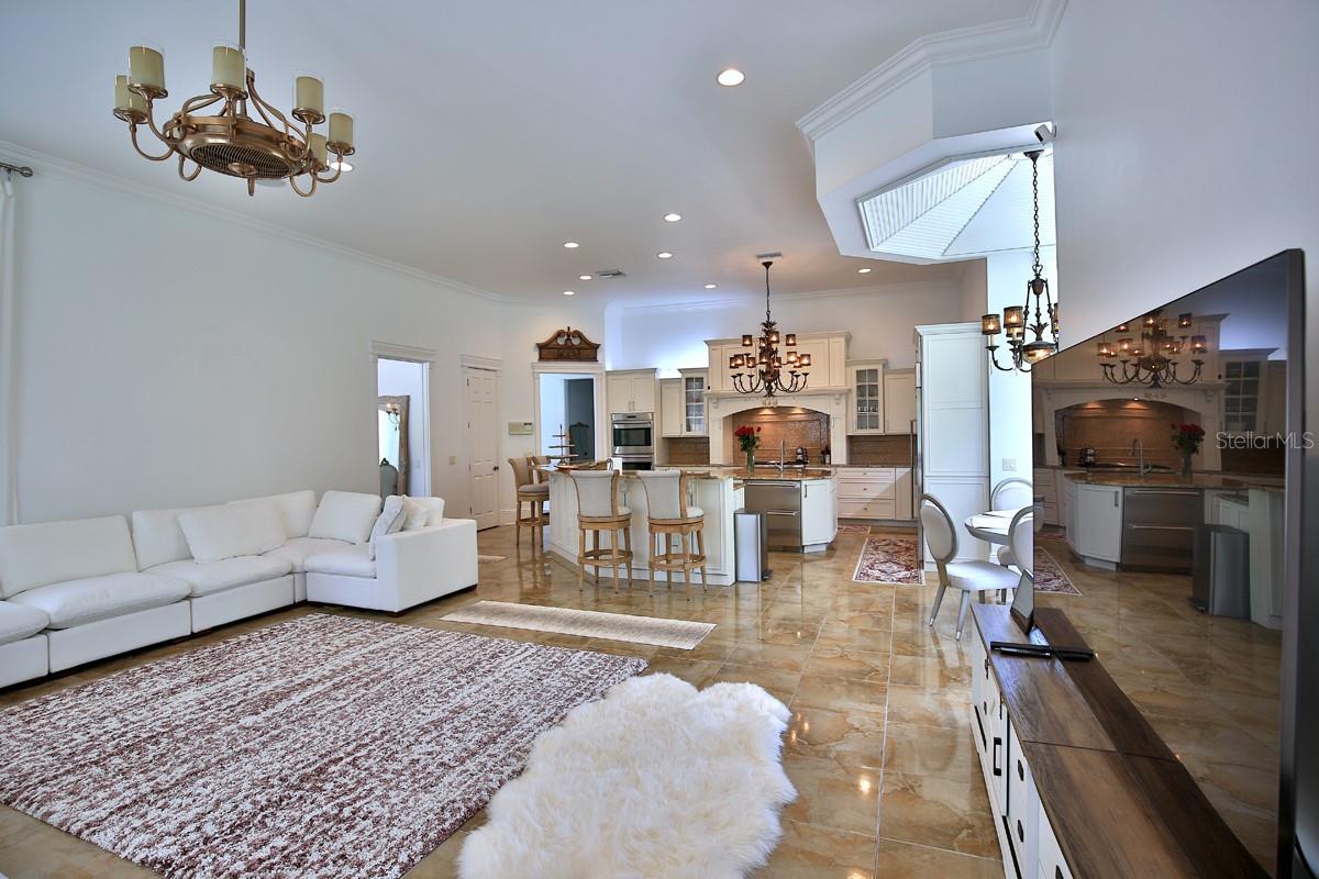 GOLDEN OCALA UN 01 - Residential
