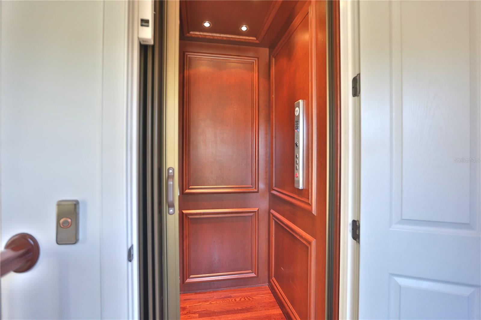 GOLDEN OCALA UN 01 - Residential
