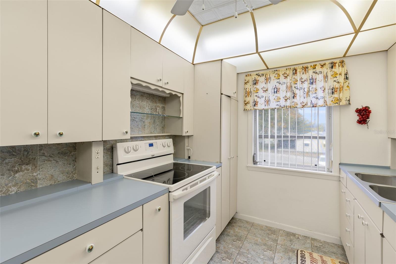 WEST SHORE VILLAGE FIVE PH I - Residential