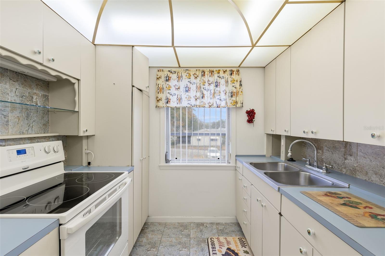 WEST SHORE VILLAGE FIVE PH I - Residential