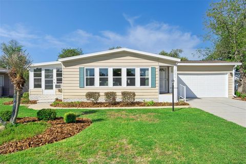 Photo of 24814 Pine Hill, Leesburg, FL 34748 (MLS # G5111281)