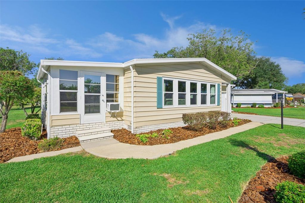 Photo of 24814 Pine Hill, Leesburg, FL 34748 (MLS # G5111281)