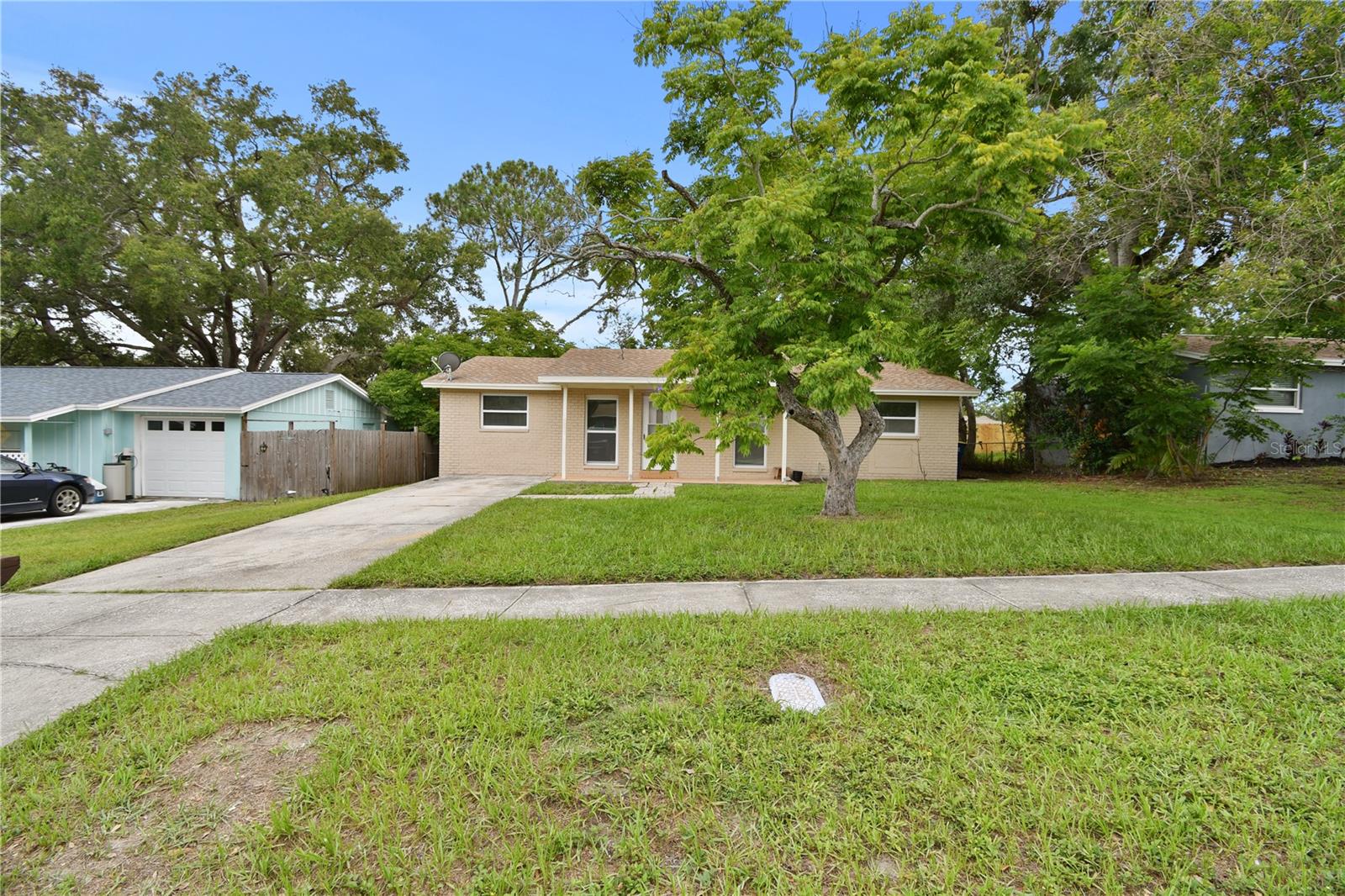 1116 JADEWOOD AVENUE
