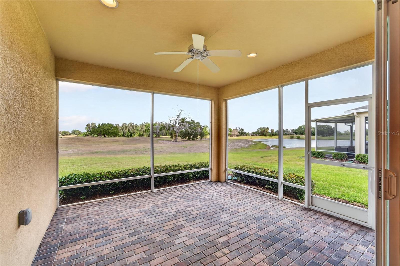 SUN CITY CENTER UNIT 274 & 2 - Residential