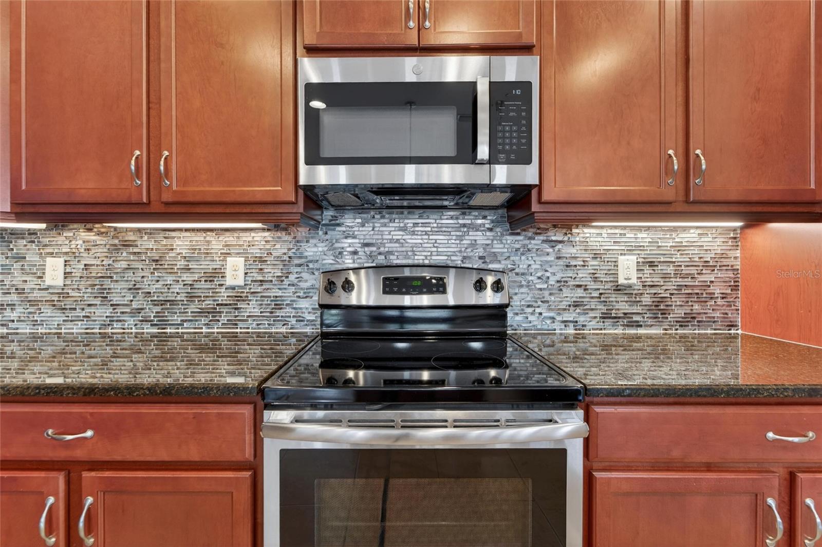 SUN CITY CENTER UNIT 274 & 2 - Residential