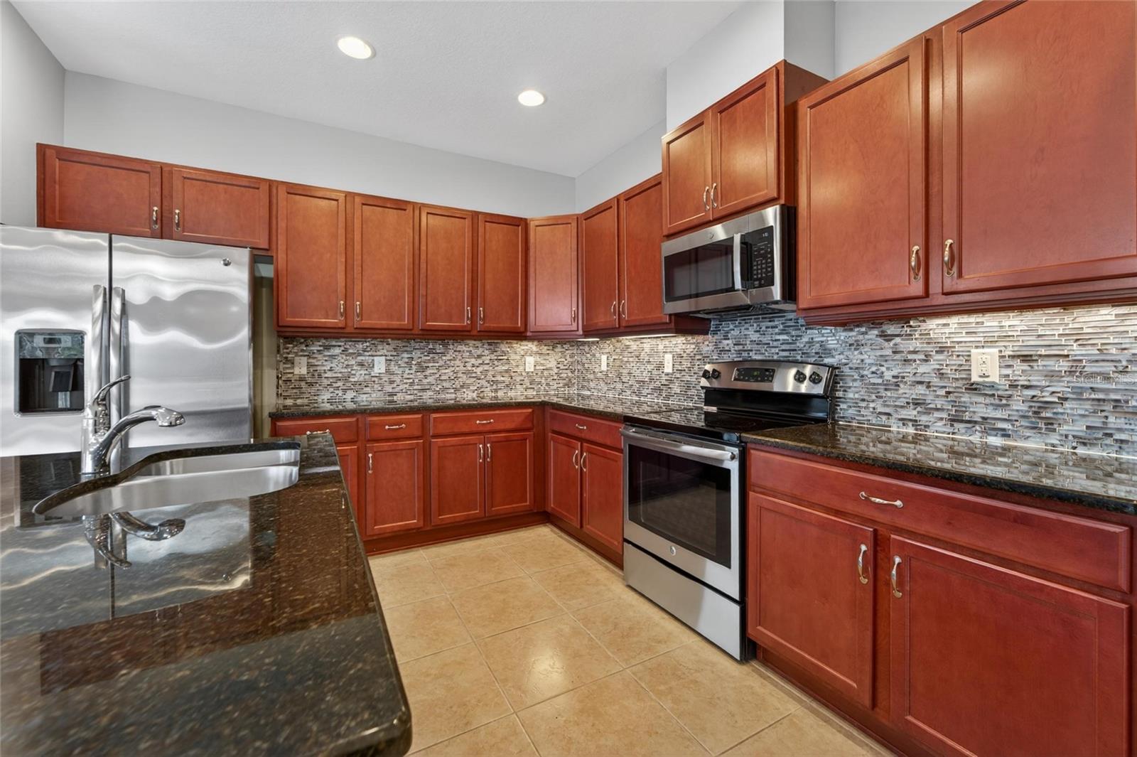 SUN CITY CENTER UNIT 274 & 2 - Residential