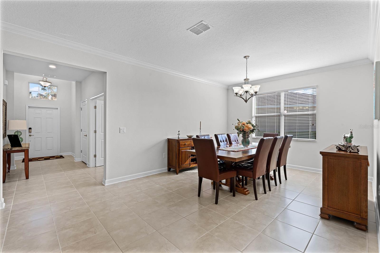 3492 LA JOLLA DRIVE