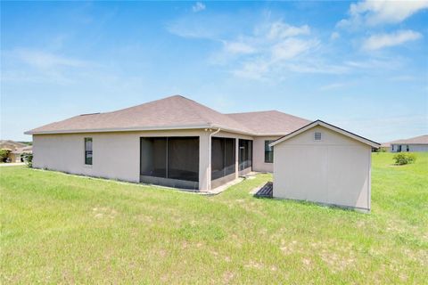 A home in LAKE WALES