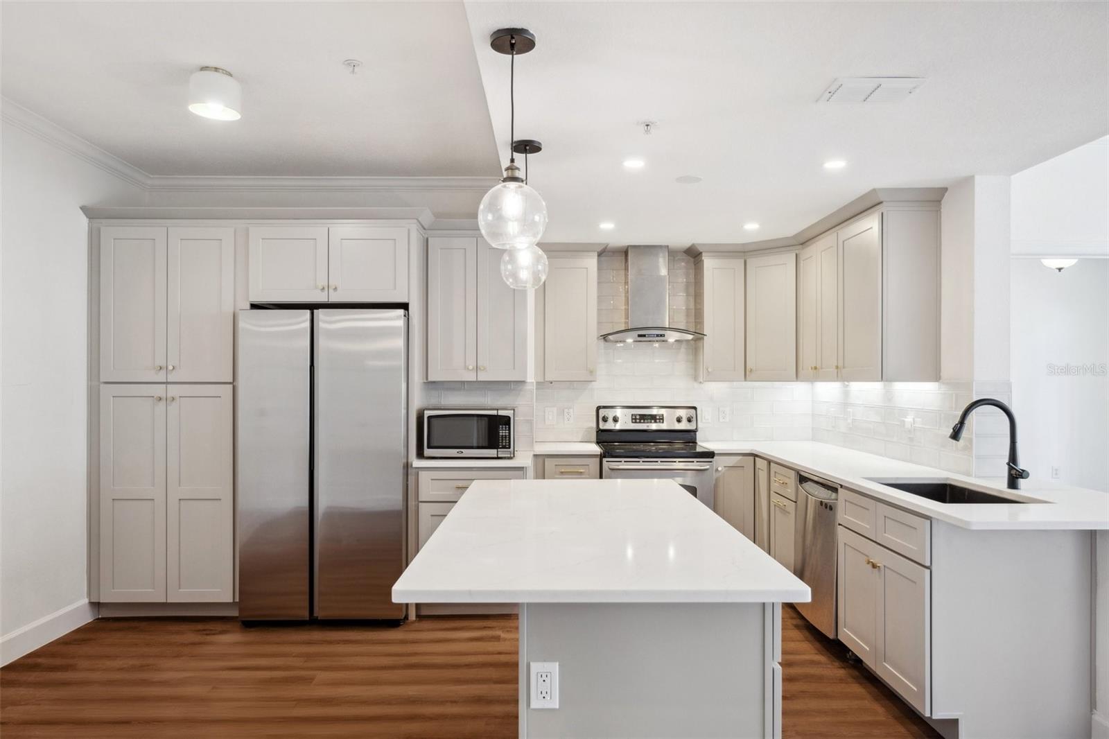 HARBOUR PLACE CITY HOMES CONDO - Residential Lease
