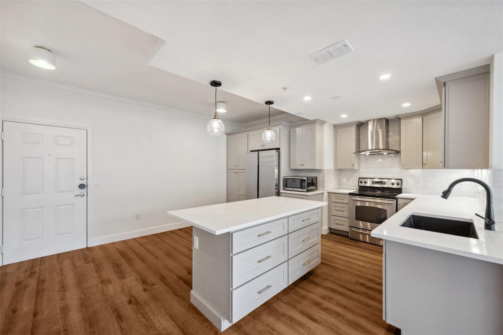 HARBOUR PLACE CITY HOMES CONDO - Residential Lease