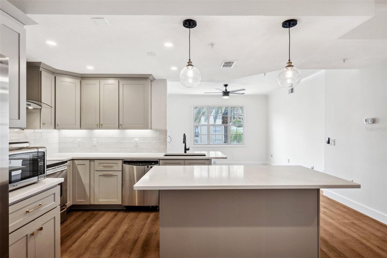 HARBOUR PLACE CITY HOMES CONDO - Residential Lease