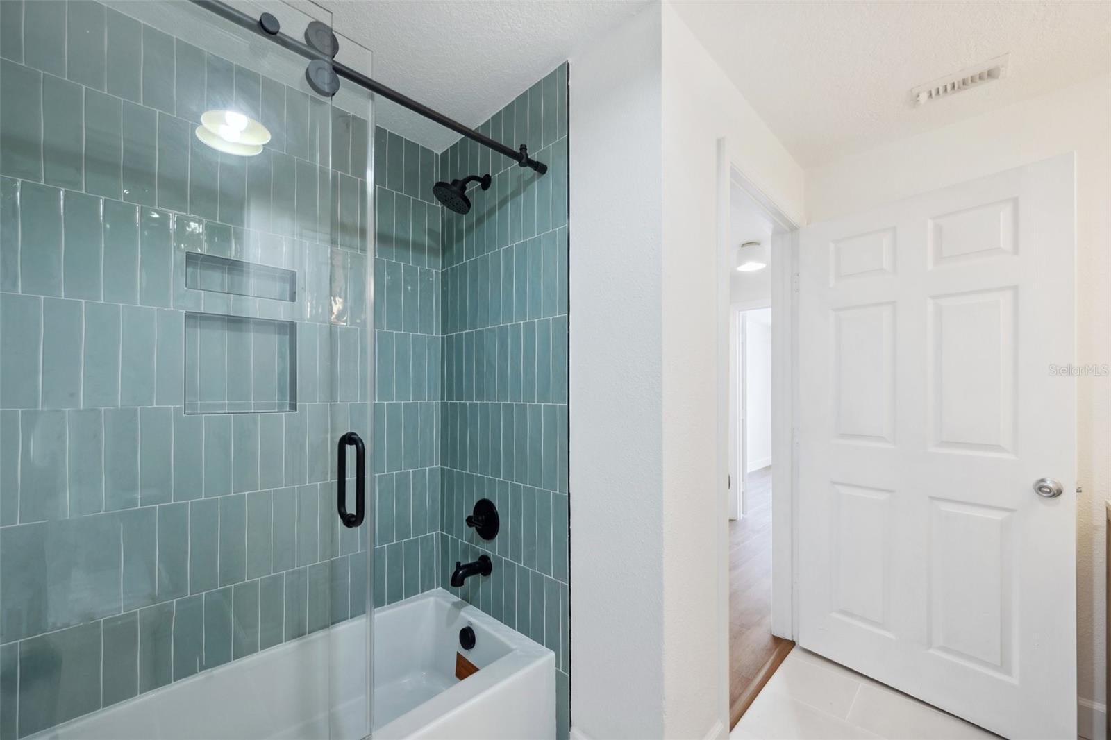 HARBOUR PLACE CITY HOMES CONDO - Residential Lease