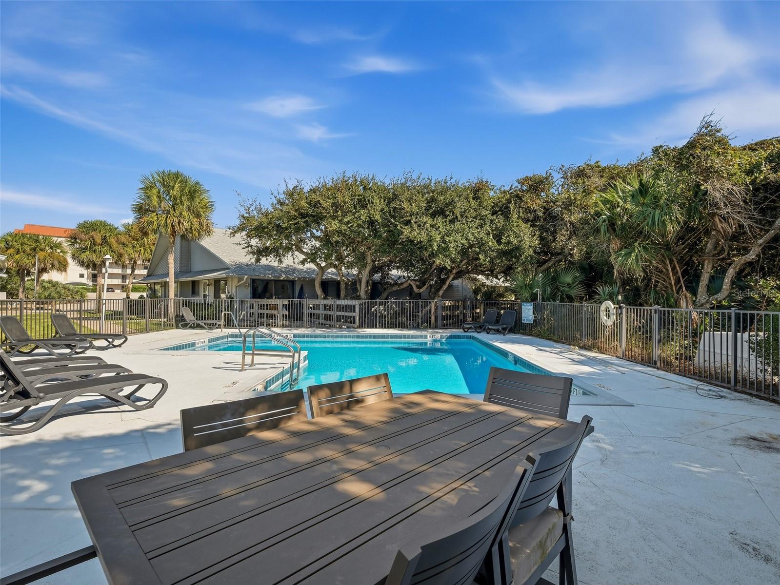 SEASIDE VILLAS CONDO - Residential