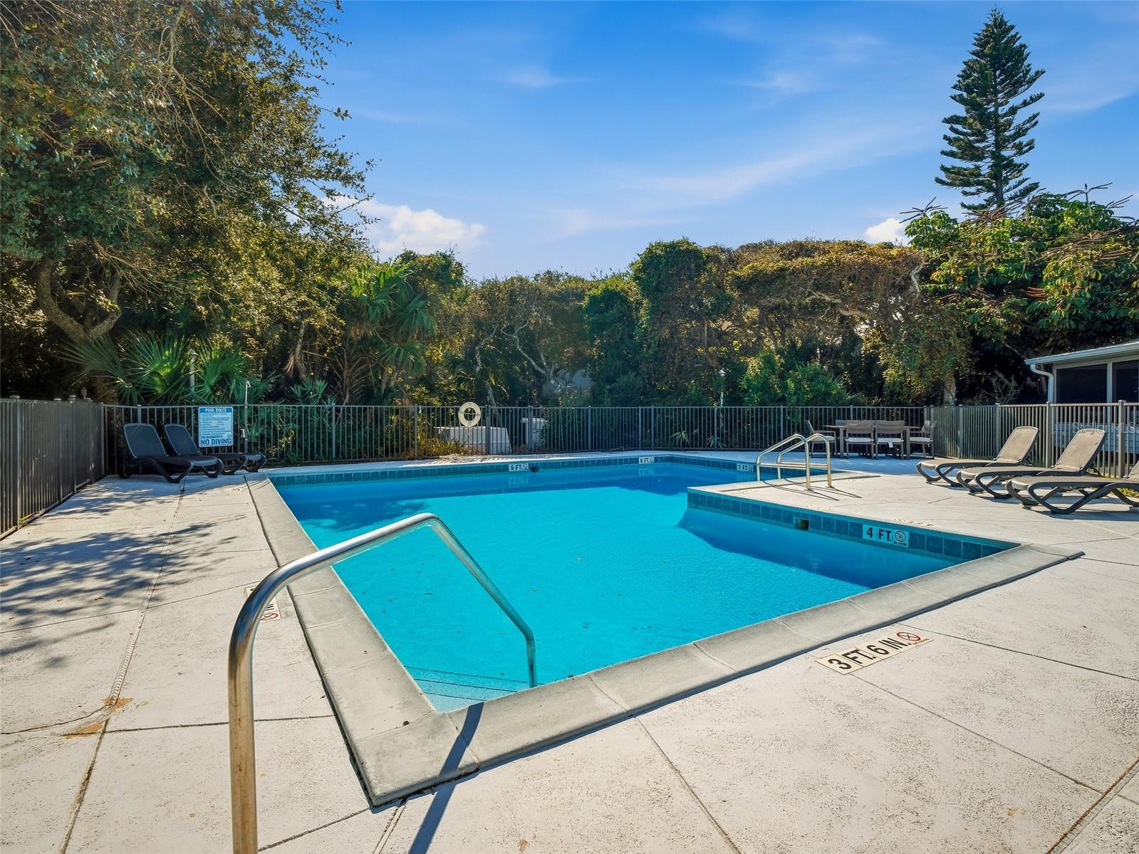 SEASIDE VILLAS CONDO - Residential