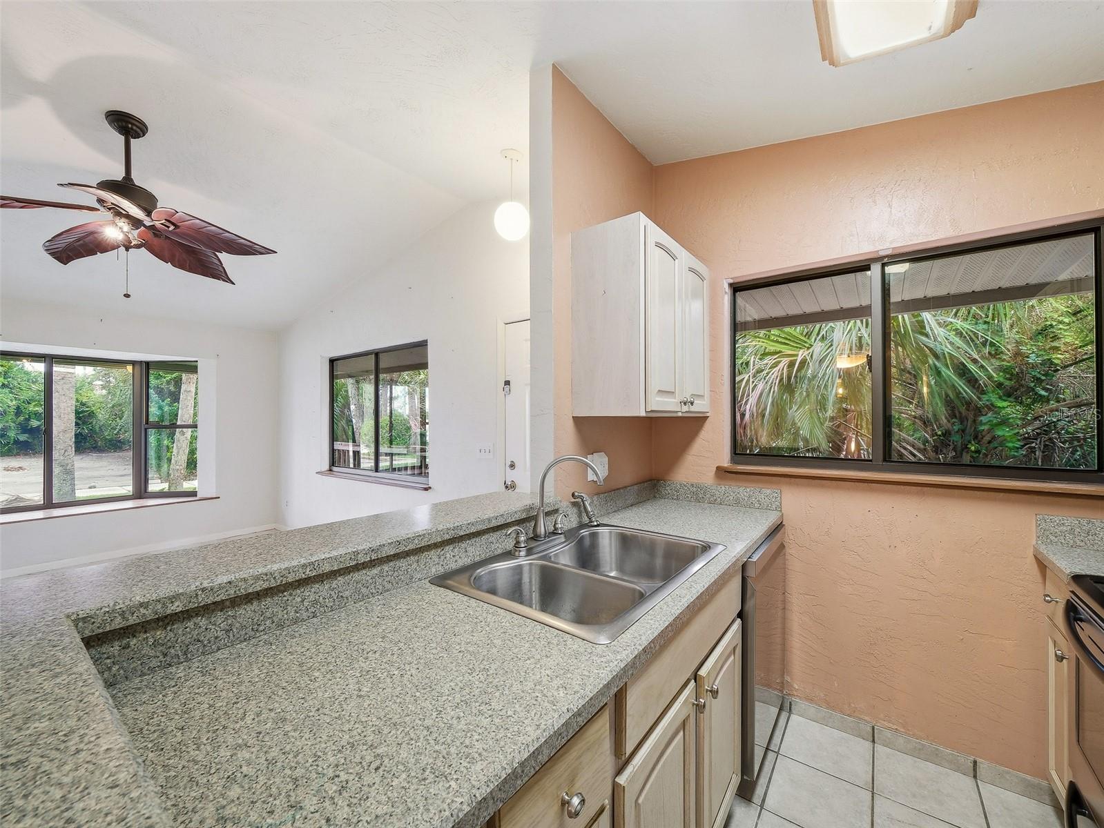 SEASIDE VILLAS CONDO - Residential