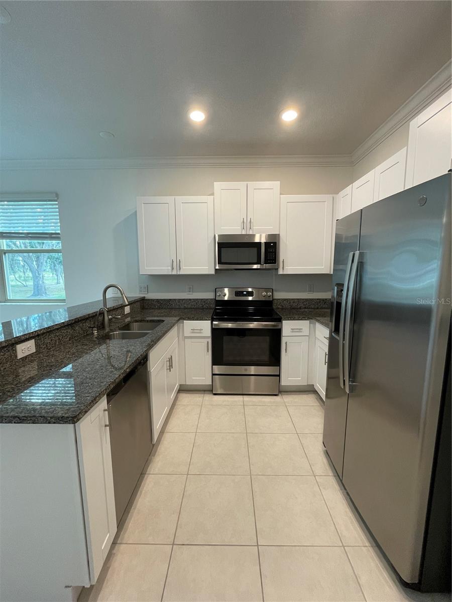 TOWNES/VERIDIAN - Residential Lease