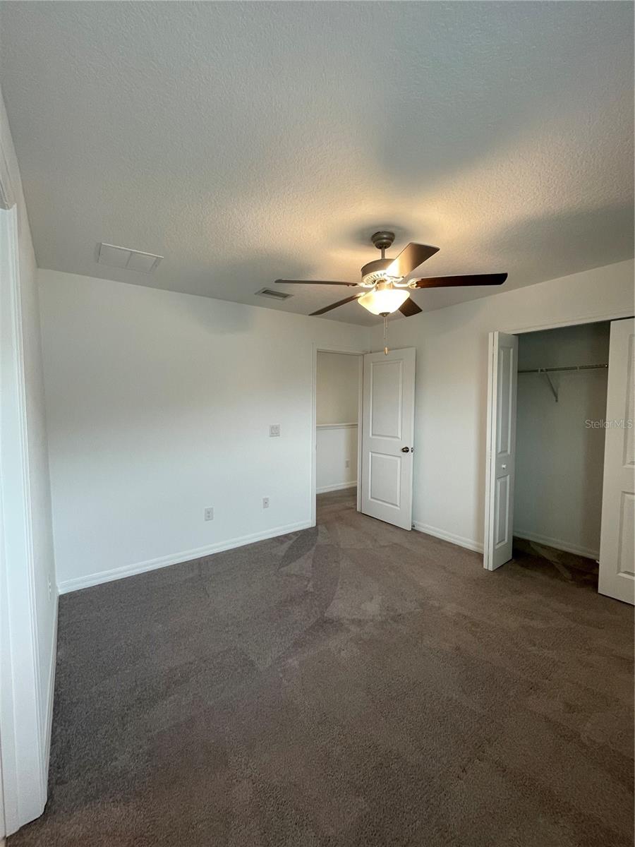 TOWNES/VERIDIAN - Residential Lease