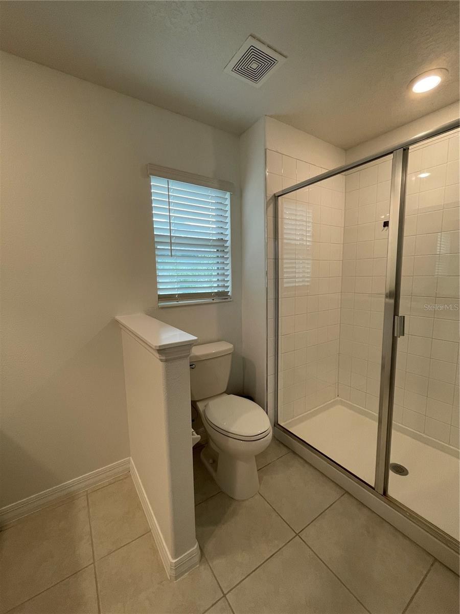 TOWNES/VERIDIAN - Residential Lease