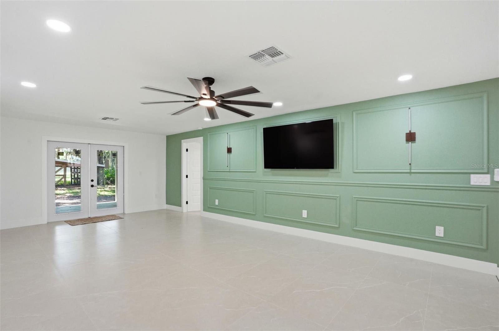 RIVERWOOD SHORES - Residential