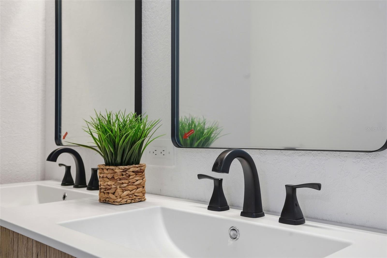 RIVERWOOD SHORES - Residential