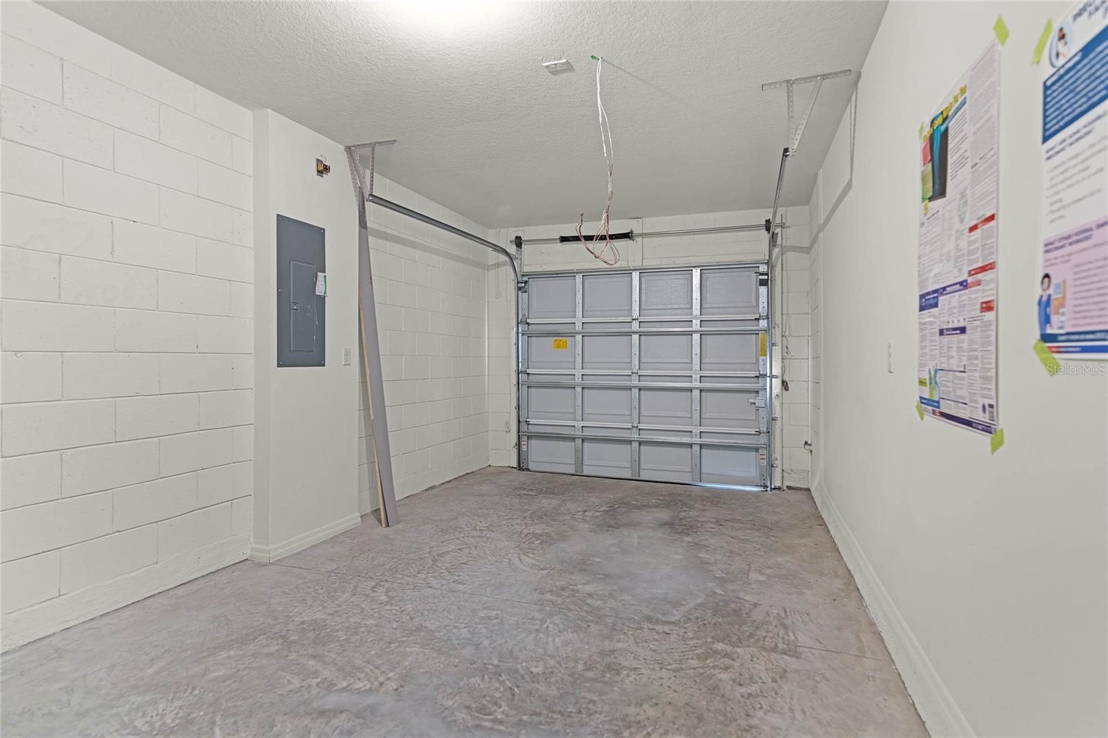 VINEYARDS TWNHMS - Residential