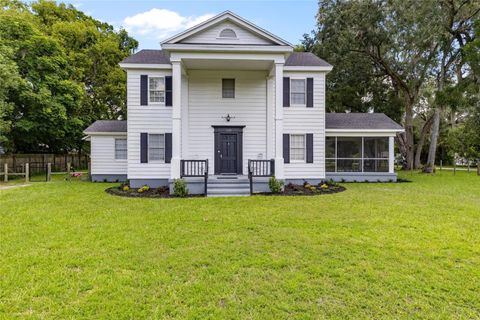 Photo of 330 NE 1st Avenue, Williston, FL 32696 (MLS # GC528021)
