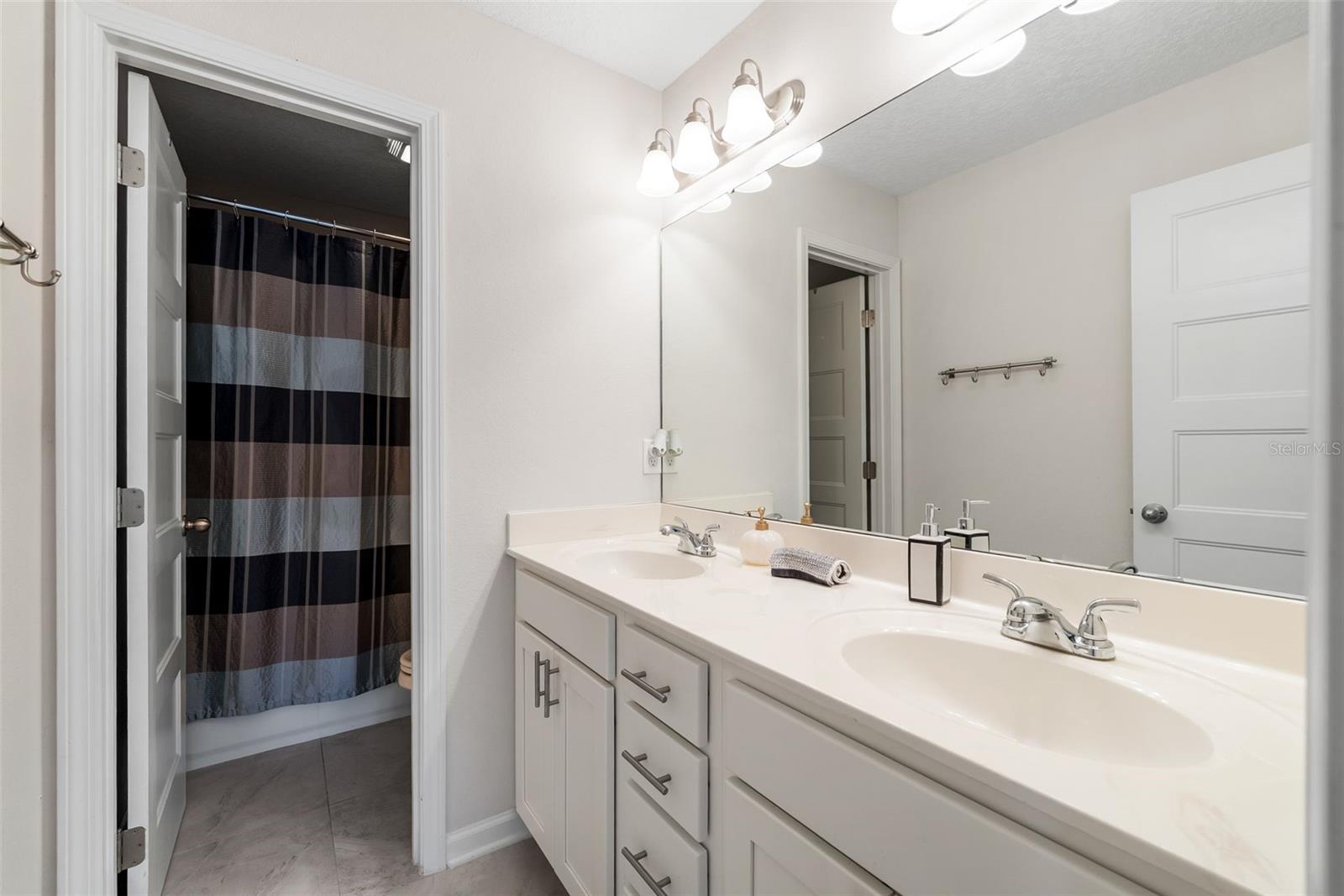 WESTCHESTER CLUSTER SD PH IV - Residential