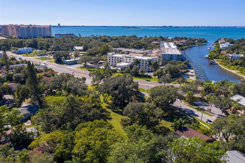 EDGEWATER - Land